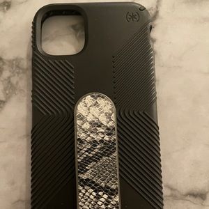 Speck Ridges iPhone 11 case